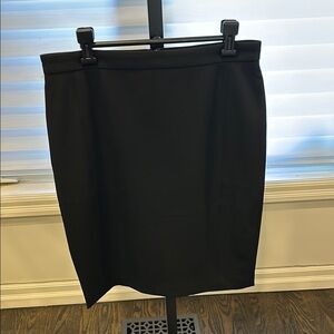 Elegant lined Ann Taylor Black Women's Skirt